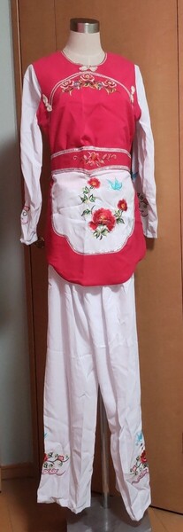 激レア★ 中国 少数民族 白族 民族衣装 4点セット 刺繍 アジア エスニック フォークダンス 中国舞踊団