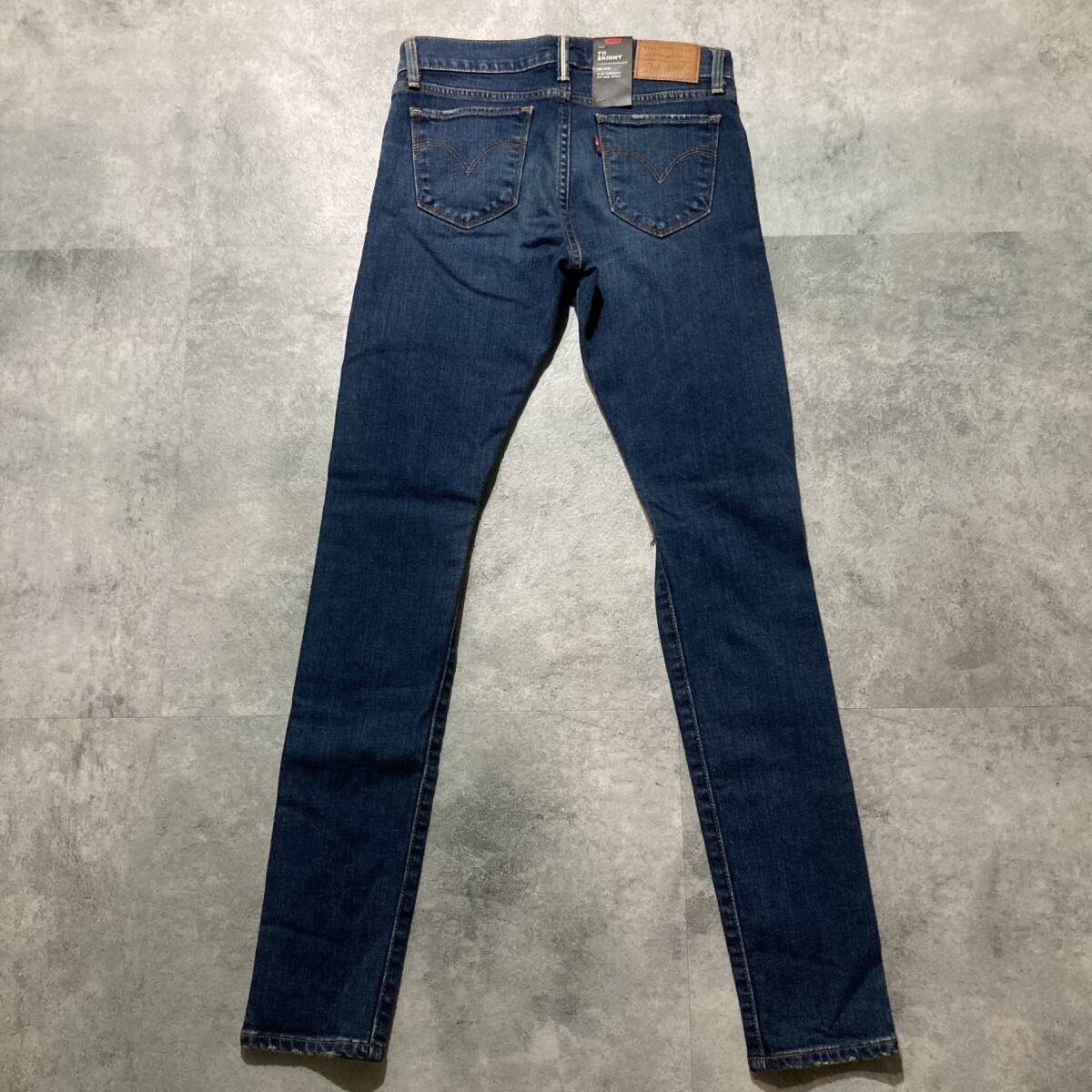 新品タグ付品【LEVI'S PREMIUM】リーバイス 711 SKINNY レディーススキニーデニムパンツ クラッシュ加工 25インチ セルヴィッジデニム 新品タグ付品【LEVI'S PREMIUM】リーバイス 711 SKINNY レディーススキニーデニムパンツ クラッシュ加工 25インチ セルヴィッジデニム