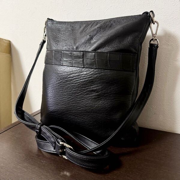 【未使用品】本物 ソフトキップレザー 本革 ショルダーバッグ メッセンジャーバッグ メンズ レディース ブラック クロコダイル型押し