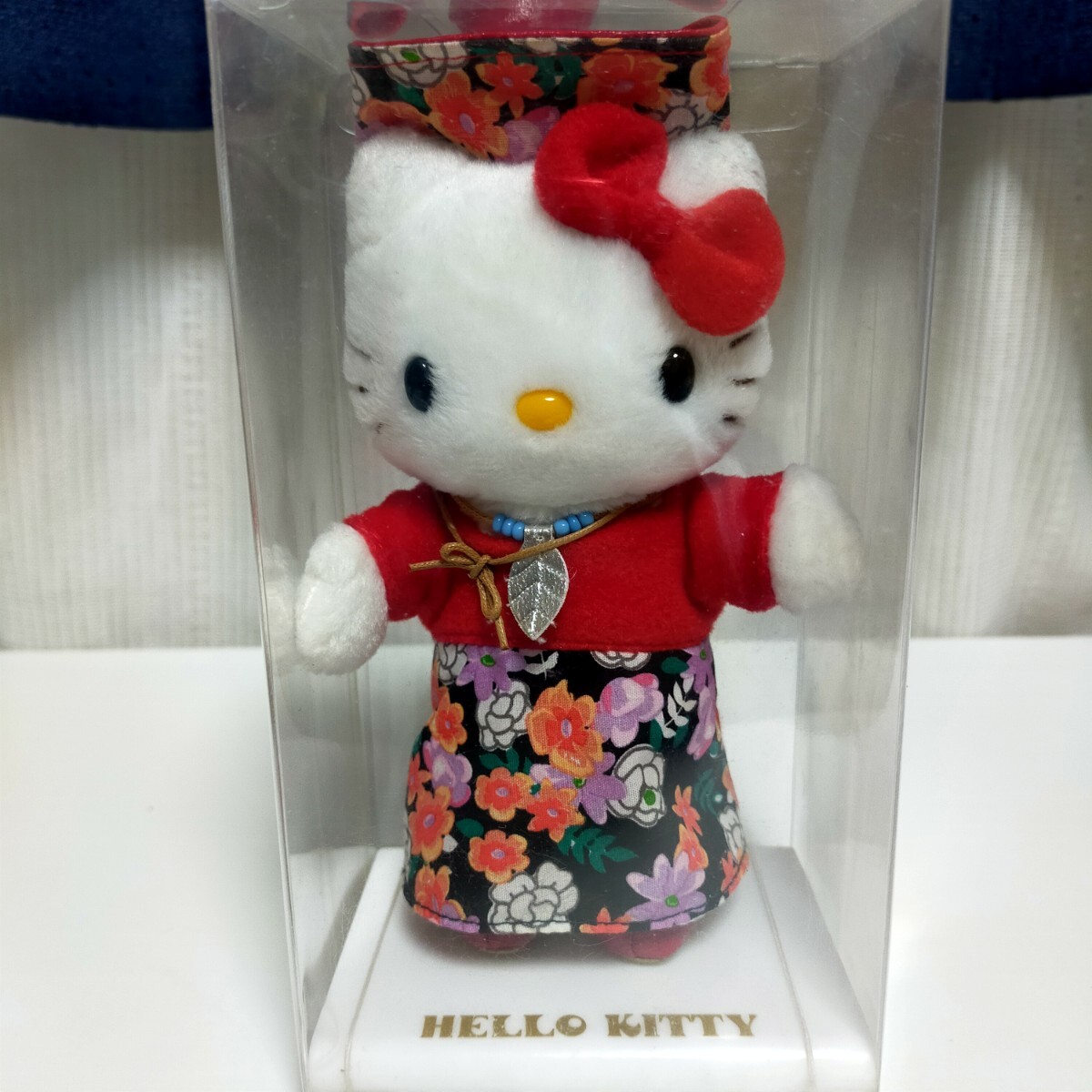 ハローキティ マンスリードール ぬいぐるみ