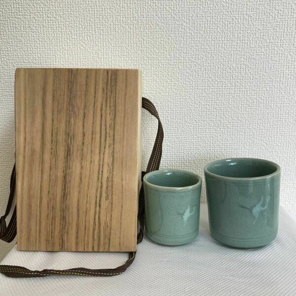 送料無料 夫婦湯呑 韓国 青岩 共箱 骨董 食器 茶陶 煎茶道具 陶器 貫入