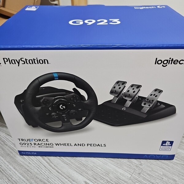 ロジクールg923ペダルとスタンドのセットps5対応です!