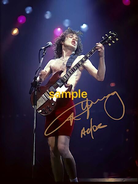 【送料込み】AC/DC アンガス・ヤング 高画質 サイン フォト 写真 ポートレート