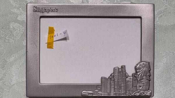 1001-4 ロイヤルセランゴール フォトフレーム(外枠14.2×10.5内枠11.2×7.4㎝)シンガポールの高層建築&マーライオン