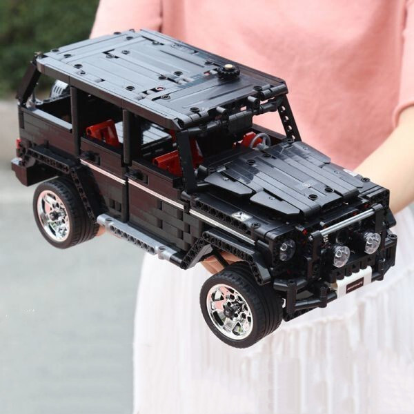 Amazon.com: LEGO Technic Mercedes-Benz G 500 Professional