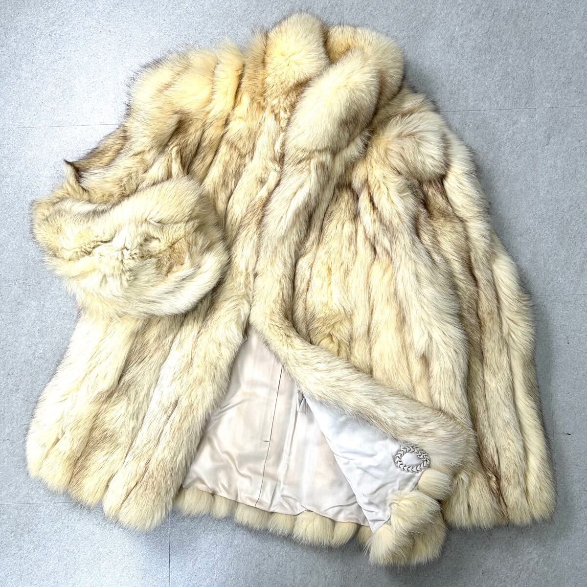 Yahoo!オークション -「josephine?」(フォックス) (毛皮、ファー Yahoo!オークション -「josephine?」(フォックス) (毛皮、ファー
