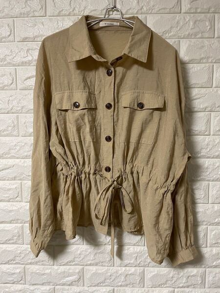 W CLOSET ベージュ シャツ ウエスト絞り ブラウス Mサイズ 美品