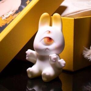 RAABBIT 兔兔子 by ABAO X Unbox Industries
