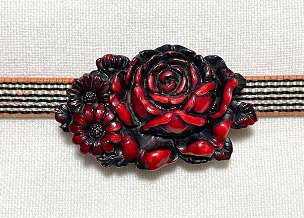 NO.1659 帯留め 樹脂製 花 花尽くし フラワー リメイク品(帯留 帯飾り 和装小物)ハンドメイド品