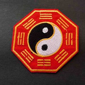 標準■《赤黄八卦図》■新品未使用 八卦図 太極図 刺繍ワッペン(パッチ)《カンフー 香港映画》■■《開運 幸運 ラッキーアイテム》