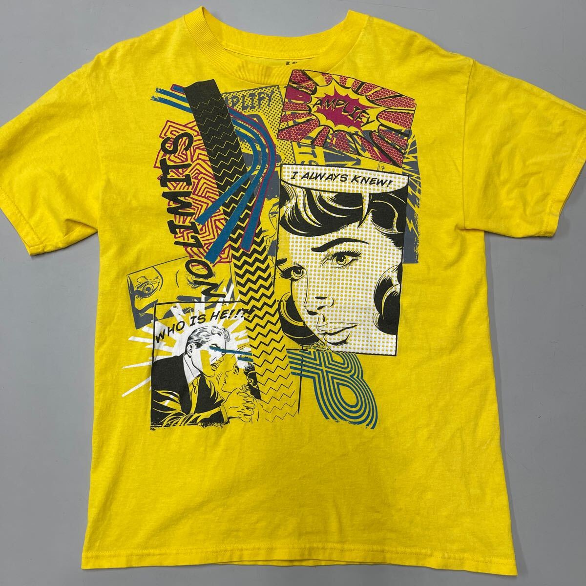 AMPLIFY アメコミ柄 プリント Tシャツ 半袖 メンズ Mサイズ 黄色 イ