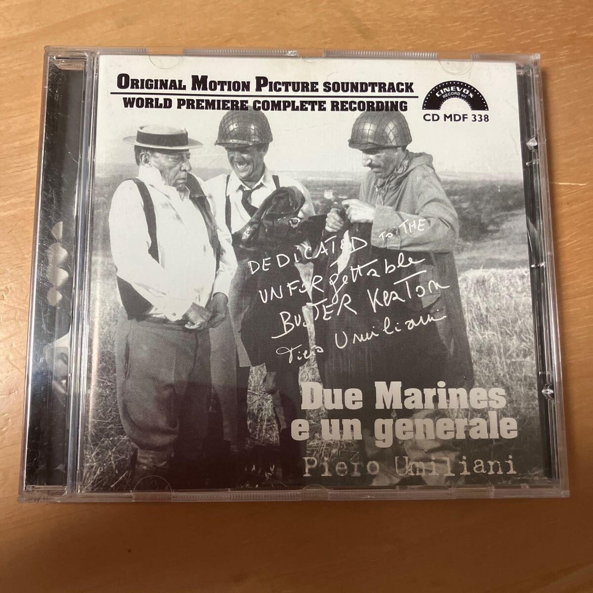 Due Marines e un Generale　ピエロ・ウミリアーニ　CD Amazon.co.jp: 『 DUE MARINES E UN GENERALE(二人の水兵と一人