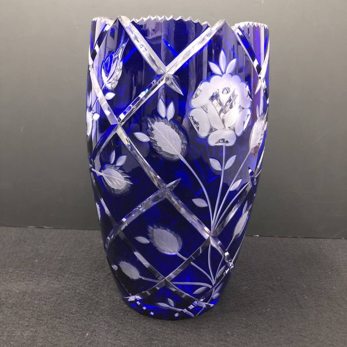 人気絶頂 Yahoo!オークション -「ドレスデンクリスタル 花瓶」の落札相場 工芸品