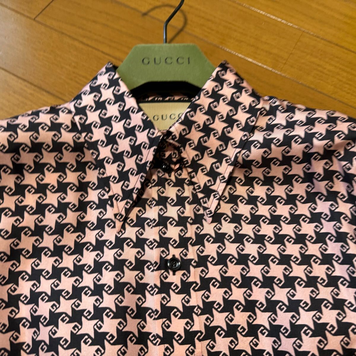 Yahoo!オークション -「グッチ シルクブラウス」(トップス Yahoo!オークション -「グッチ シルクブラウス」(トップス