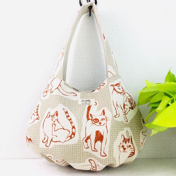 ねこちゃんのワンハンドルバッグ ハンドメイド トートバッグ 肩掛けバック グラニーバッグ ネコ