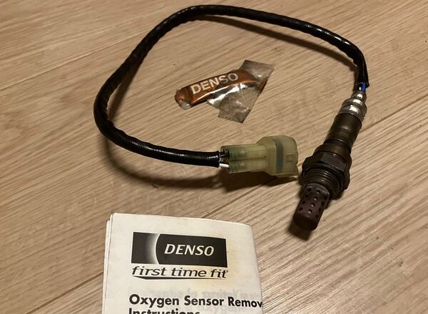 O2センサー DENSO 18213-64D10 ポン付け ジムニー(※要:車台番号確認) JA22W jimny 純正品質 1821364D10 互換品