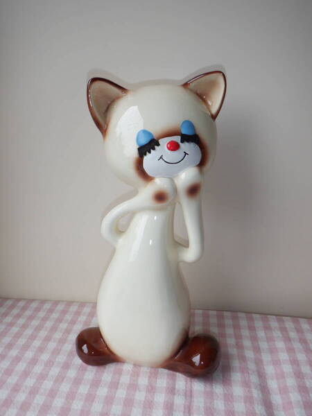 D11『レトロ風 陶器製 かわいいシャム猫の靴ベラ入れ 右耳にちょいキズあり』~お部屋のインテリア小物としても...いかがですか?