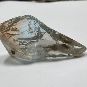 【とても綺麗】ウクライナ産 バイカラー トパーズ 約27.7g 一部カット面あり 1009