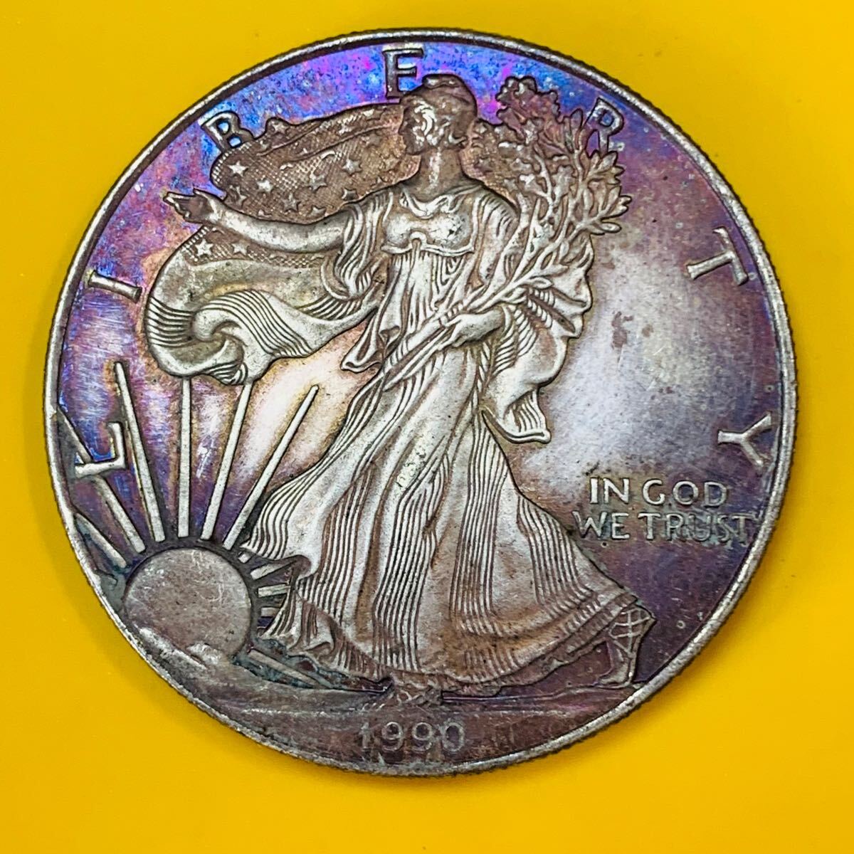 1990 アメリカ イーグル銀貨1オンス(41mmクリアケース付き) 新品