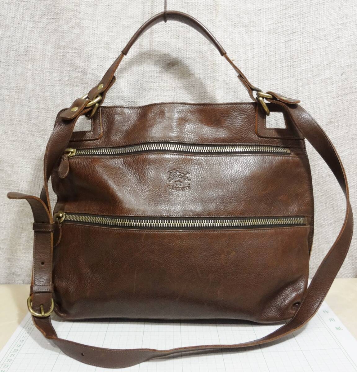 【良品 希少 人気】IL BISONTE イルビゾンテ オール レザー ハンドバッグ ショルダーバッグ 斜め掛け