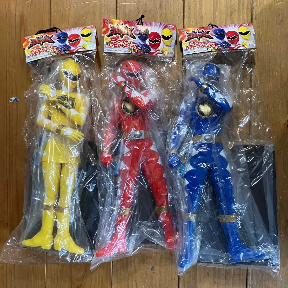 Yahoo!オークション -「ビッグソフビ」(爆竜戦隊アバレンジャー Yahoo!オークション -「ビッグソフビ」(爆竜戦隊アバレンジャー
