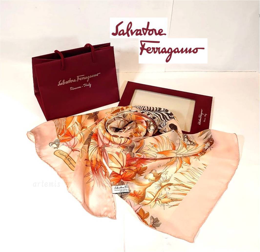 美品 Salvatore Ferragamo サルヴァトーレフェラガモ 大判 美品 Salvatore Ferragamo サルヴァトーレフェラガモ 大判