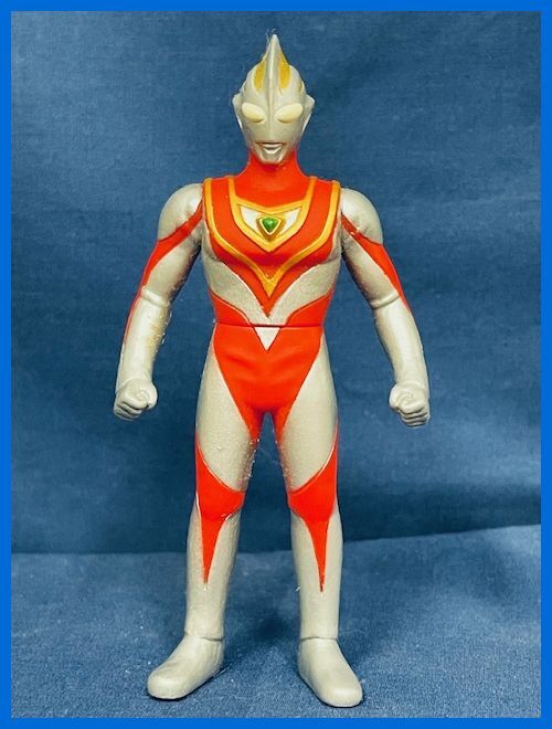 Yahoo!オークション -「ウルトラマンガイアソフビ Yahoo!オークション -「ウルトラマンガイアソフビ