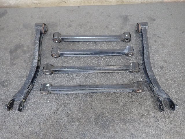 スバル(純正) プレオ後期用RS トレーリングアーム・ブラケット