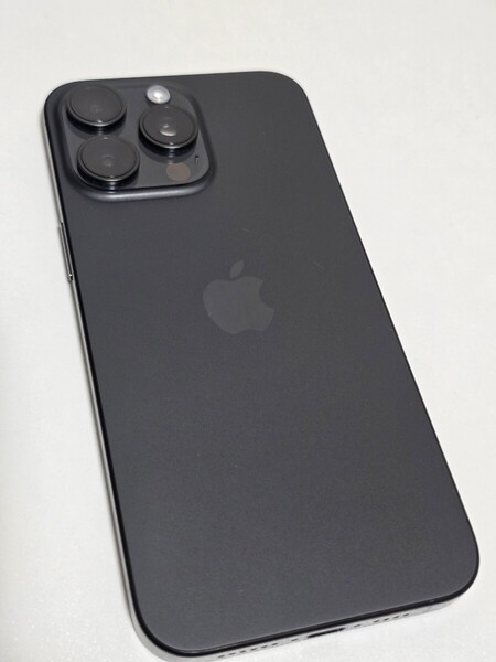 iPhone 15 Pro Max 256GB ブラックチタニウム simフリー