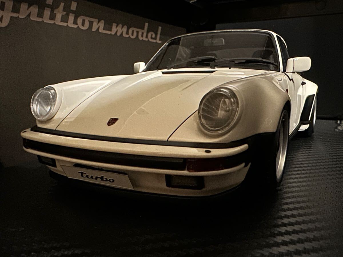 新品 IG0942 イグニッションモデル 1/43 ポルシェ 911 (930