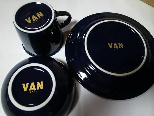 【送料無料】★VAN JAC ヴァンヂャケット★お皿・お椀・マグカップの食器3点セット★ネイビー★VAN JACKET