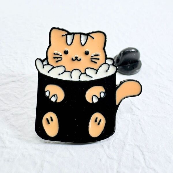 【ピンバッジ】ねこ お寿司 にゃんこ 茶トラ猫 軍艦巻き
