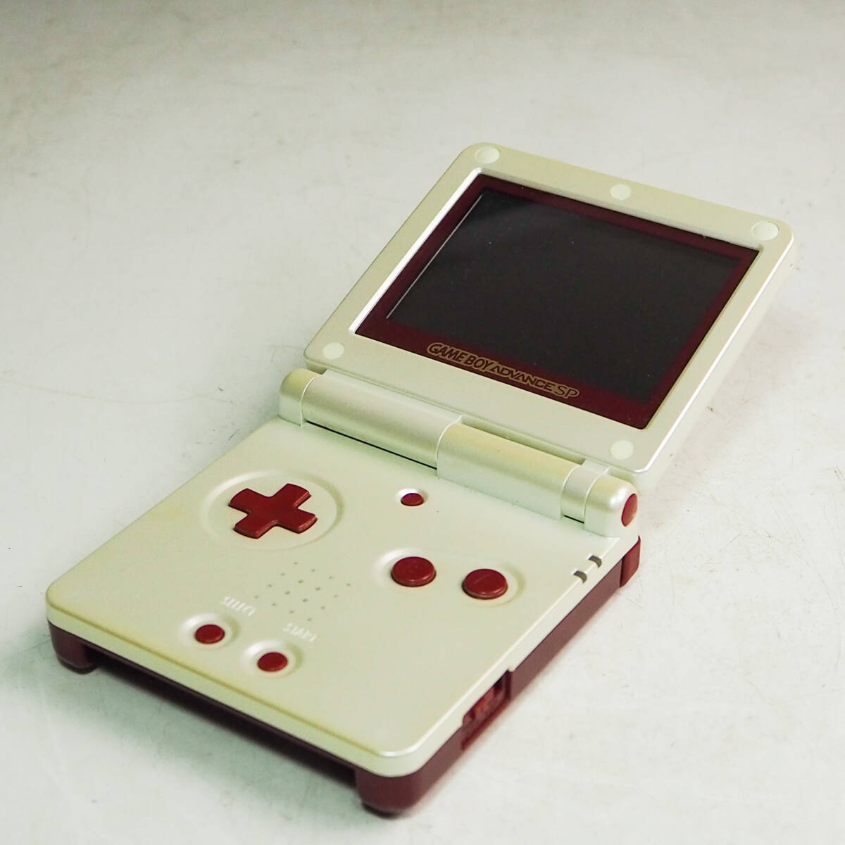 ゲームボーイアドバンスSP ファミコンカラー ※ジャンク 任天堂 ゲームボーイアドバンスSP ファミコンカラー ※ジャンク 任天堂