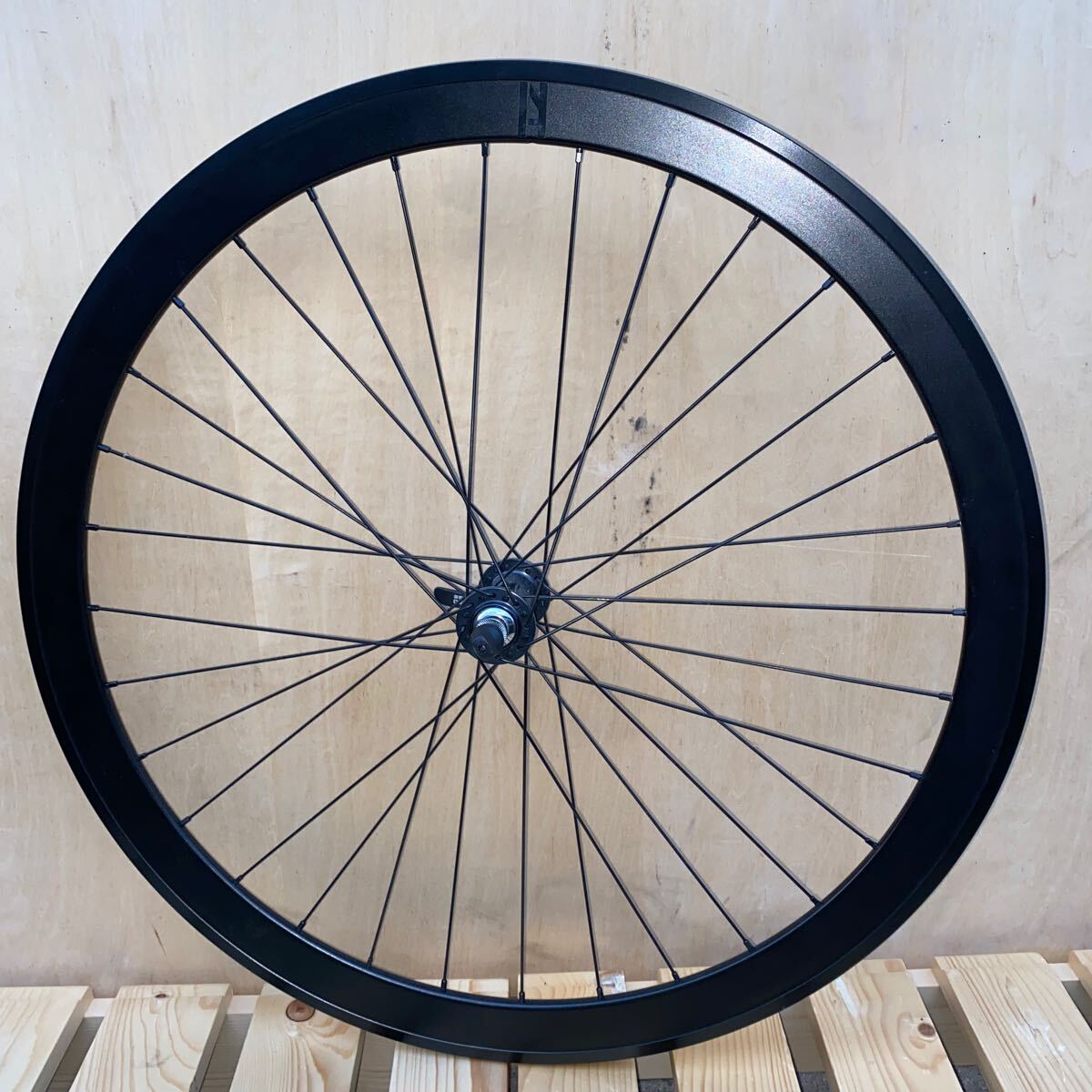 Yahoo!オークション -「ピスト ホイール 700」(パーツ) (自転車 Yahoo!オークション -「ピスト ホイール 700」(パーツ) (自転車
