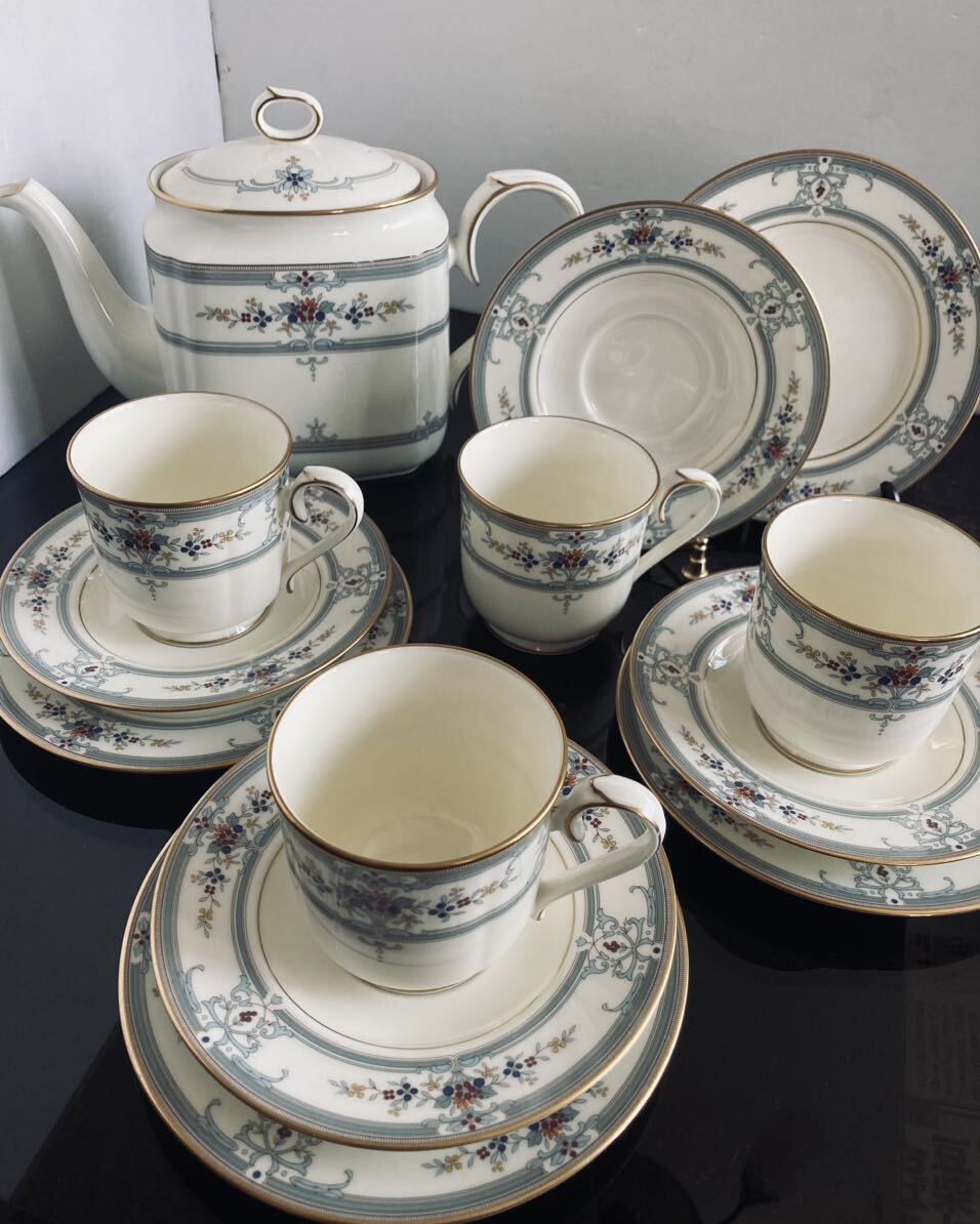 新品未使用品◆希少◆Noritake ノリタケ 9759 KIEV ティーセット ポット トリオ カップ＆ソーサー 4客 パン皿 4枚 アラジンランプ印