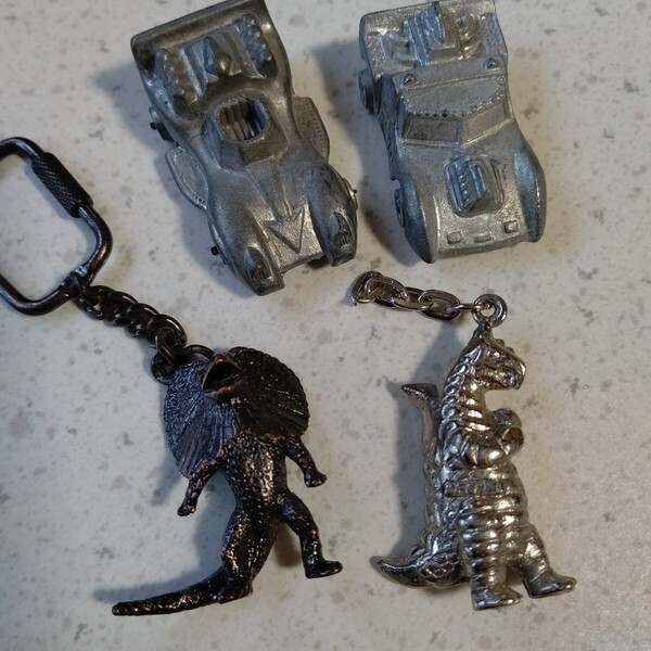 ウルトラマンキーホルダー バキシム エリマキトカゲ ミニカー ガチャガチャ 昭和レトロ ヴィンテージ ビンテージ 円谷プロ A