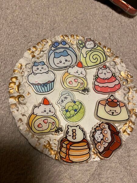 ちいかわお菓子アクリルパーツ4センチ