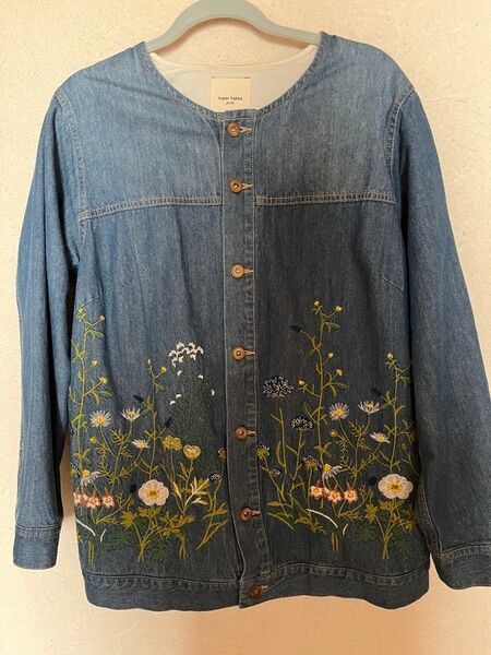 スーパーハッカフィーユ ノーカラー デニムジャケット 刺繍 花 15号 大きいサイズ