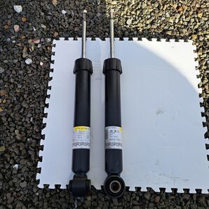 トヨタC-HR純正 ショックアブソーバー リアのみ ザックス