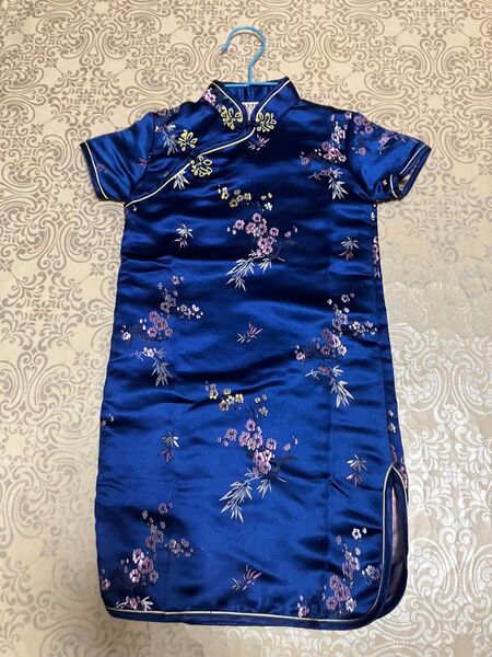 【最終値下】【美品】女児用花柄チャイナドレス 紺色 サテン