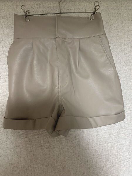 GRL合皮ショートパンツ アイボリー S