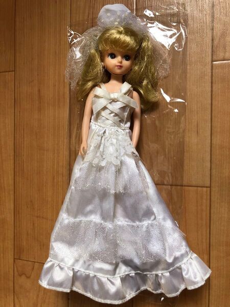 used ウェディング リカちゃん ウェディングドレス 純白 白 ホワイト ドレス 結婚 結婚式 花嫁 金髪ブロンド 人形 ドール