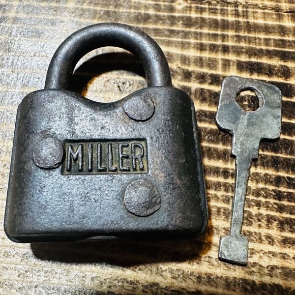 M636*vintage*1940's*MILLER LOOK*南京錠*パドロック*USA*アメリカン*雑貨*鍵*ガレージ*antique*キー*インダストリアル*DIY