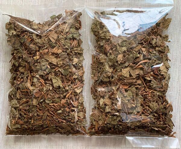 【徳島県産】200g どくだみ茶 ノンカフェイン 焙煎 ハーブティー 健康茶 野草茶 美肌 美容 温活 入浴剤 自然素材
