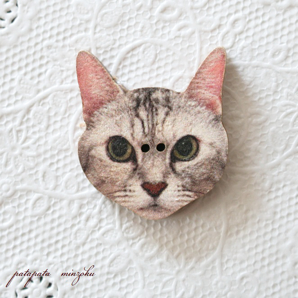 ねこのポワール poire フランス 製 木製ボタン アトリエ ボヌール ドゥ ジュール 猫 雑貨 パタミン ねこ ネコ ボタン 刺繍 ハンドメイド