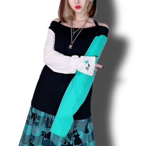 NieR ニーア シエル配色OFF-SHOULDER PULLOVER