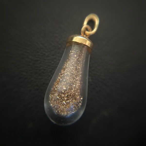 Vintage k18 Gold Flake Bottle Pendant ネックレストップ 金18 750 1.8g