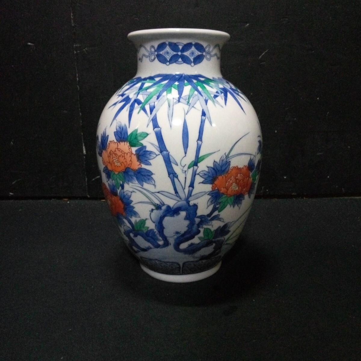 Yahoo!オークション -「鍋島焼 花瓶」(鍋島様式) (色絵)の落札 Yahoo!オークション -「鍋島焼 花瓶」(鍋島様式) (色絵)の落札