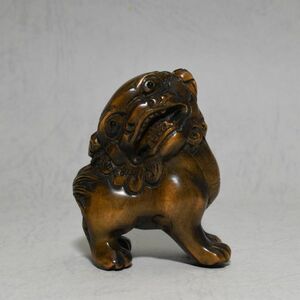 柘植 根付 獅子 狛犬 （右） 木彫品 木製 彫刻品 黄楊 現品お渡し　na07-g-11