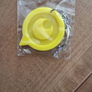 the oral chigares アクリル 目玉キーホルダー イエロー